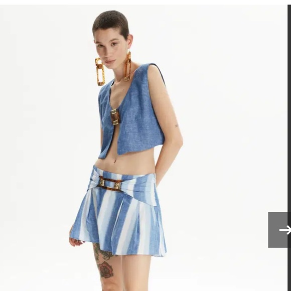 Blue Amber Buckled Crop Blouse - Picture 6 of 8